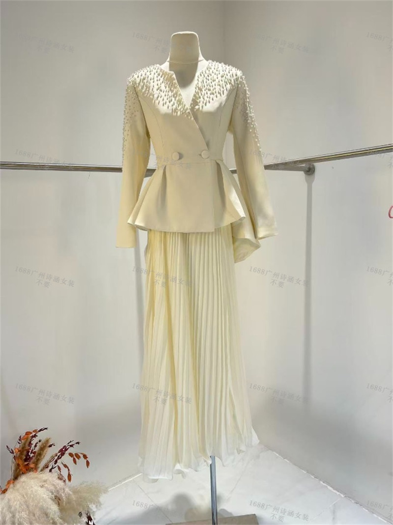 ชุดราตรีสีเบจประดับไข่มุกหรูหร - Formal Wear Gowns For Women บทวิจารณ์และราคา